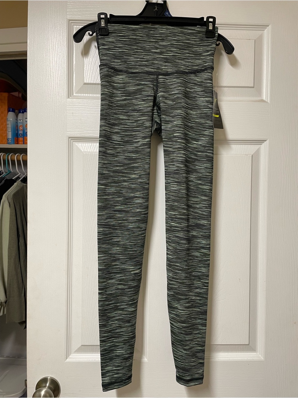Old Navy Green and Black Space-Dyed Leggings